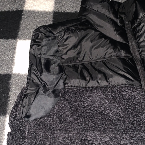 Black Aéropostale Vest - Picture 5 of 7